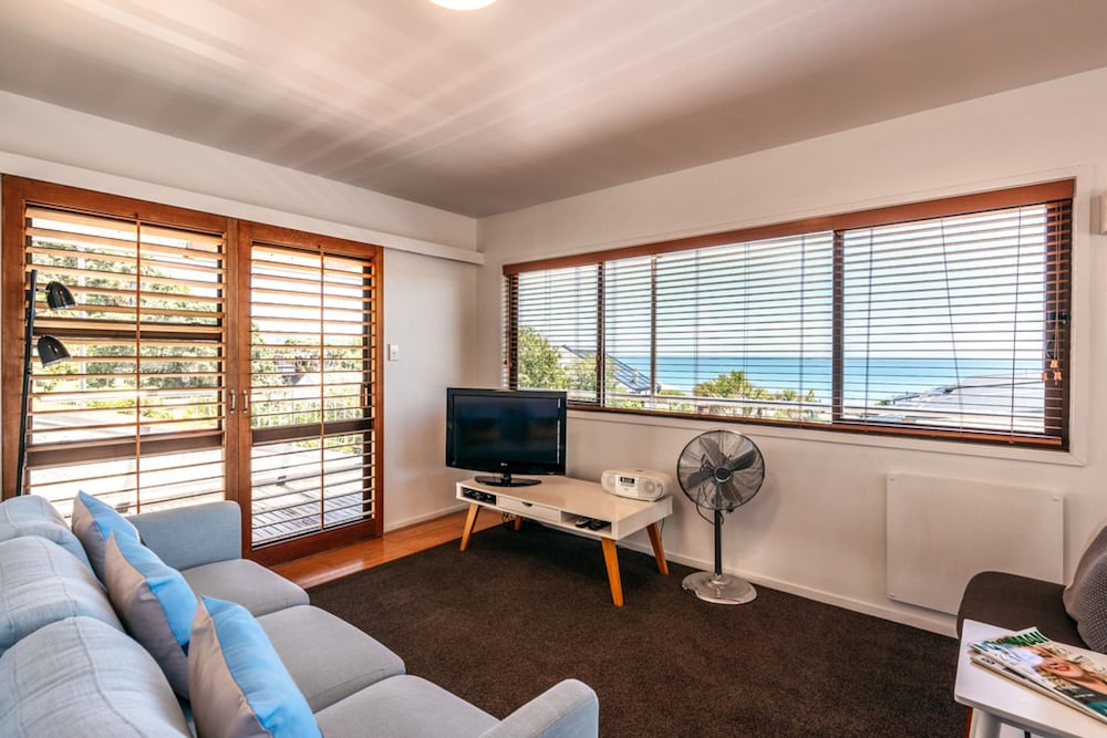 Two Bedroom Apartment with Ocean View - Photo 1