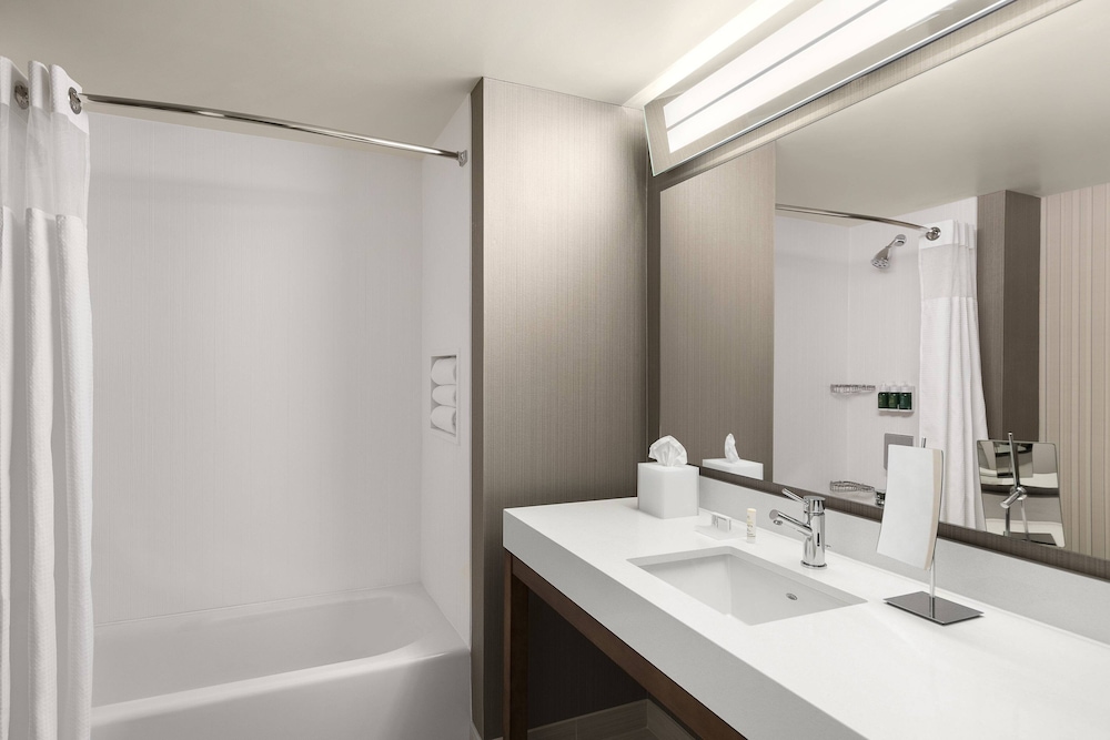 Room, 2 Queen Beds (Hearing Accessible) - Photo 4