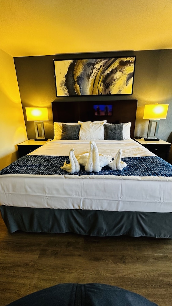 Premium Room, 2 Double Beds, Non Smoking, Refrigerator & Microwave photo 2