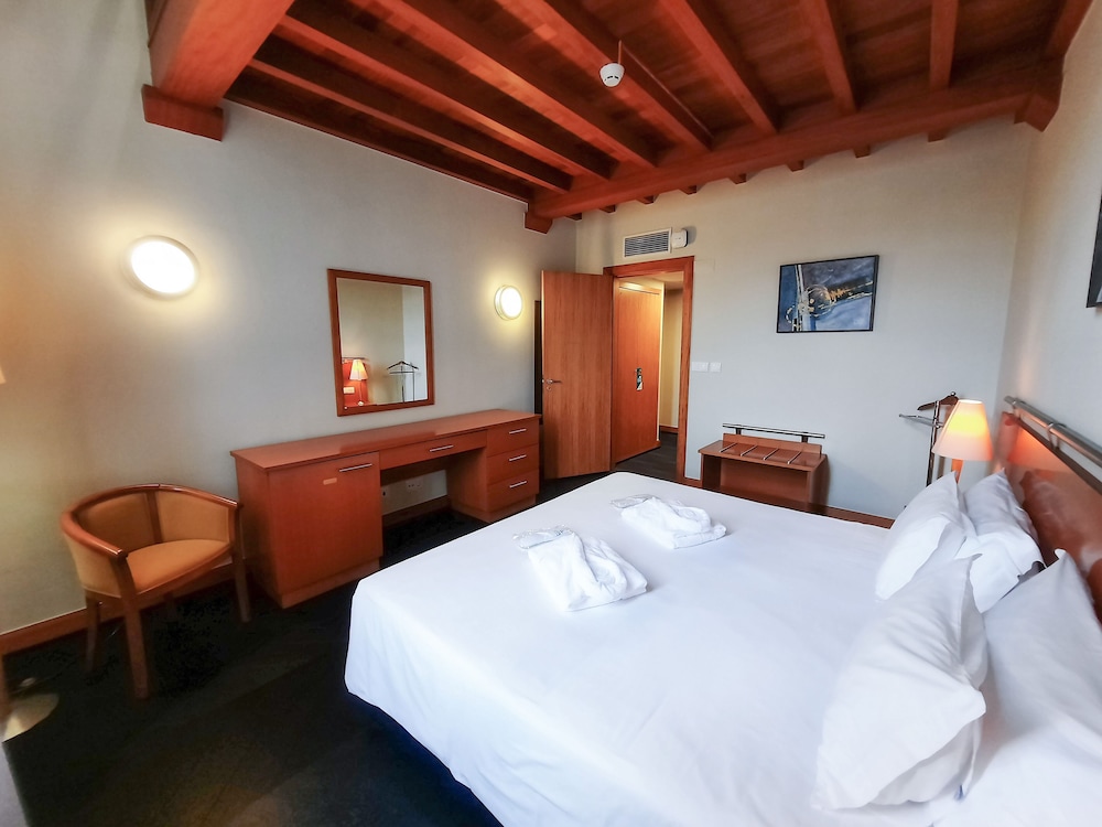 Deluxe Suite - Photo 1