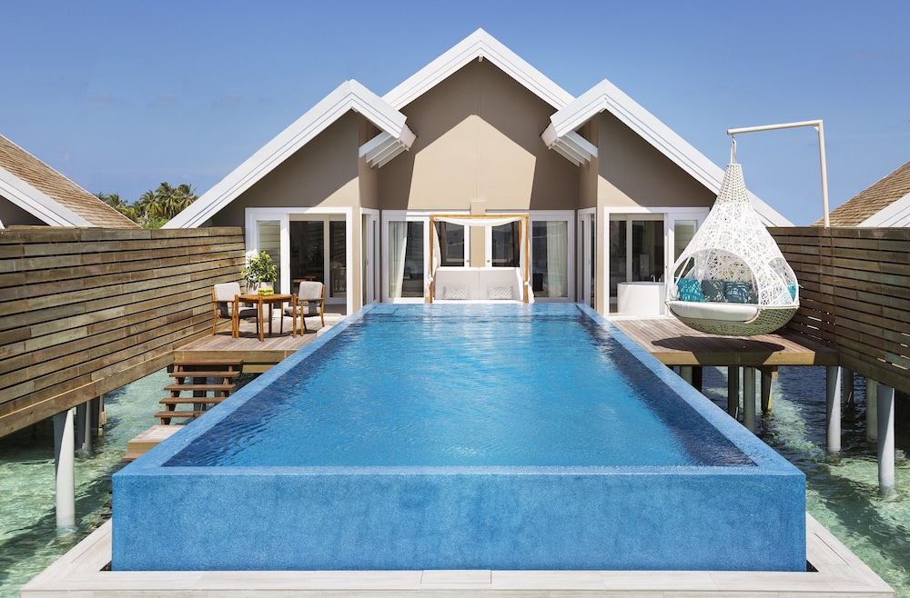 Romantic Pool Water Villa