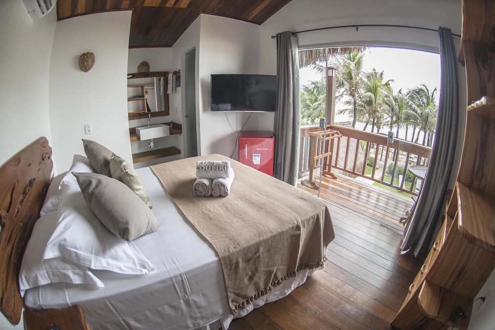 Deluxe Double Room, Beach View photo 1