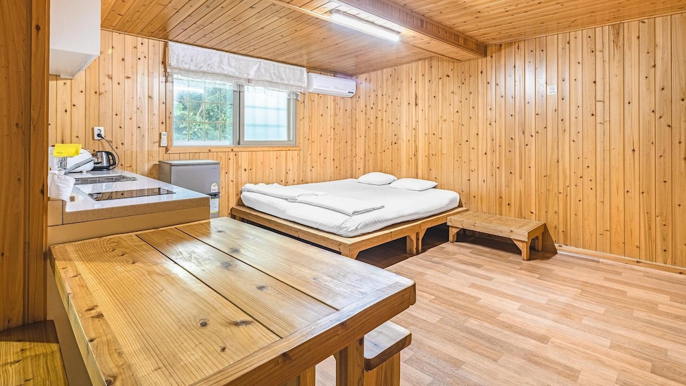 Basic Room, 1 Bedroom (Big Room (101ho)) - Photo 1