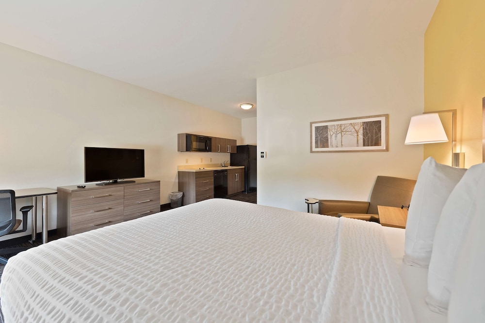 Studio, 1 Queen Bed, Accessible, Non Smoking (Hearing Accessible) photo 3