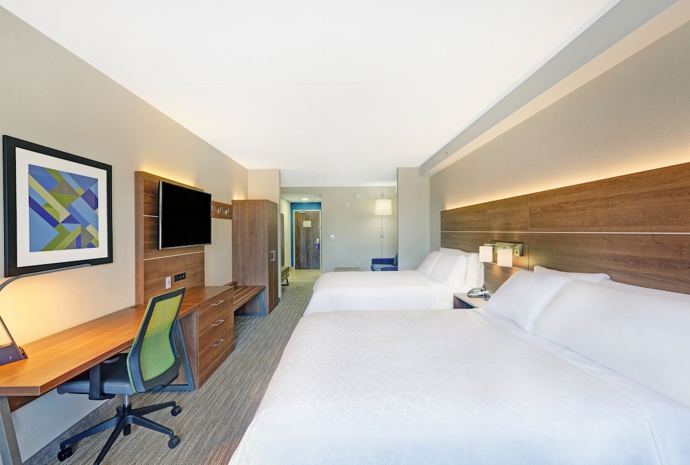 Suite, 2 Queen Beds - Photo 6