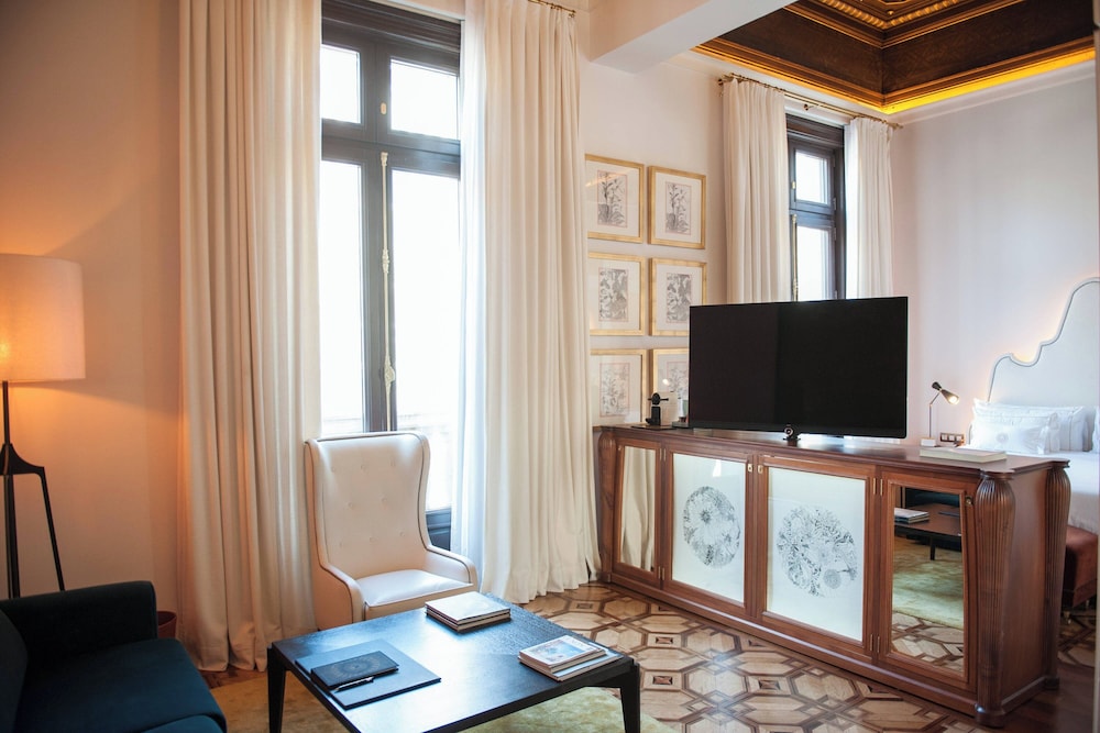 Suite, 1 Bedroom, City View