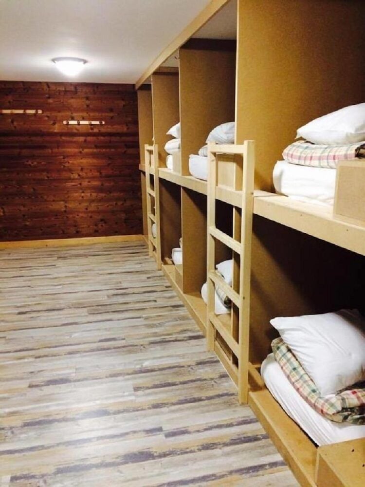 Shared Dormitory (14 persons)