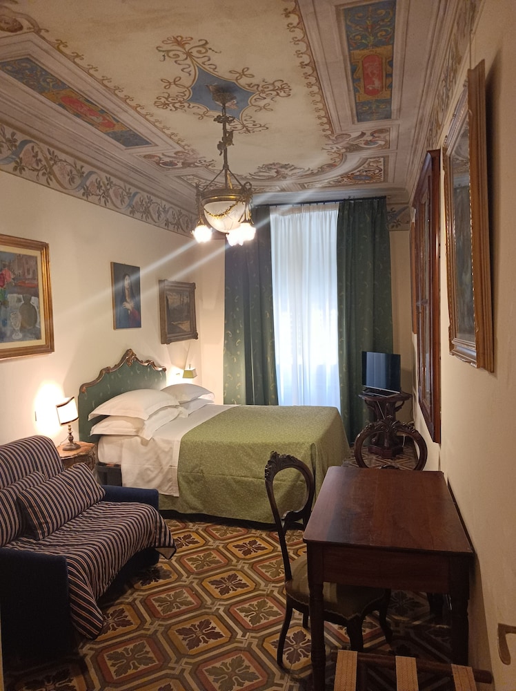 Economy Double Room (Beach Access Not Included) - Photo 3