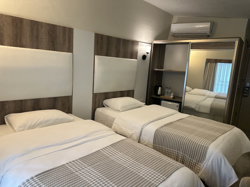 Standard Twin Room, 2 Twin Beds, Non Smoking, City View photo 2