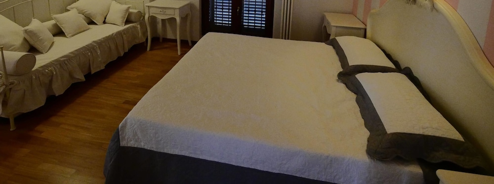Deluxe Double or Twin Room photo 2