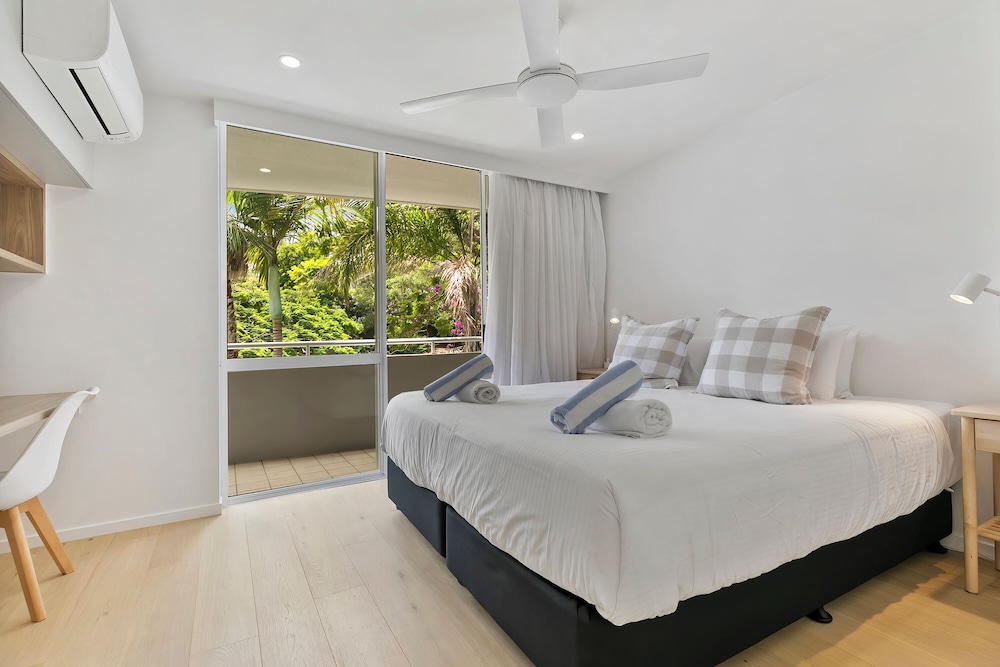Premium Penthouse, 3 Bedrooms, Hot Tub, Mountain View photo 3