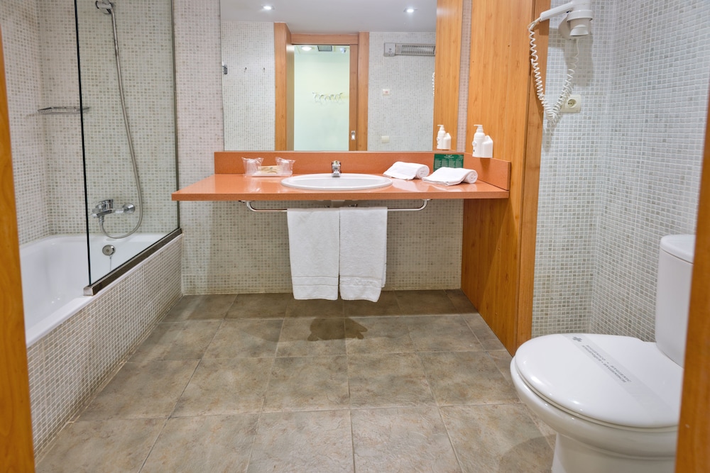 Family Quadruple Room, Garden View - Photo 7