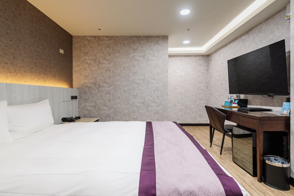 Standard Double Room - Photo 2