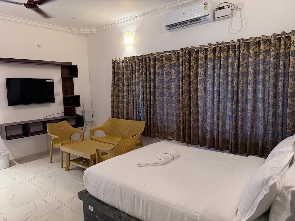 Family Room, 1 Bedroom