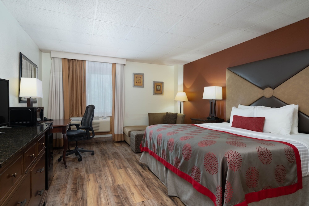 Suite, 1 King Bed, Non Smoking (Two-Bedroom)