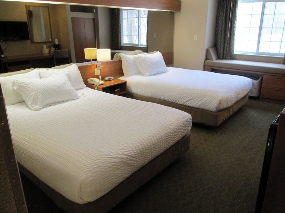 Deluxe Room, 2 Queen Beds photo 1