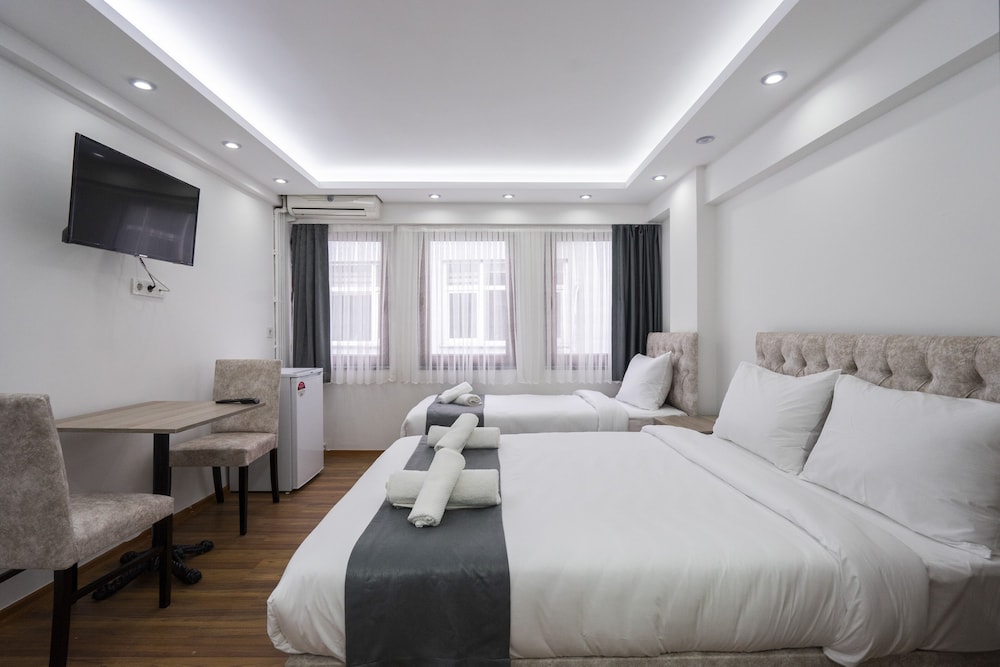 Family Triple Room photo 3