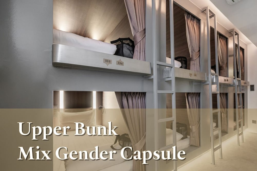 Upper Bunk Mix Gender Capsule