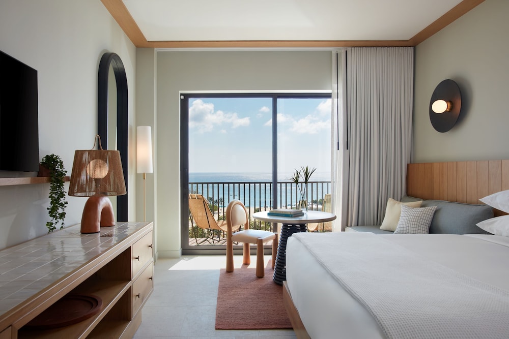 Standard Room, 1 King Bed, Harbor View