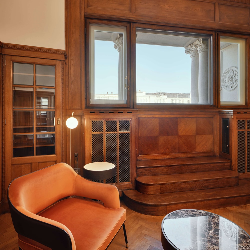 Suite, 1 Bedroom (King Bed, Historical)