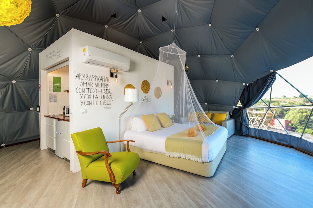 Dome Couple