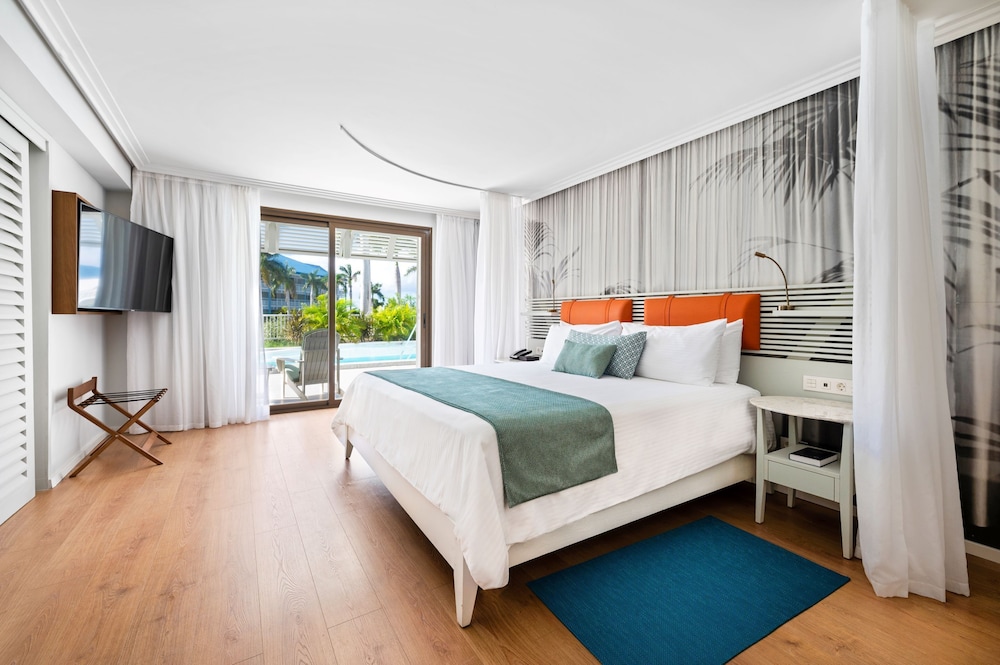 Suite (Prefered Club - Master - Swim Out)