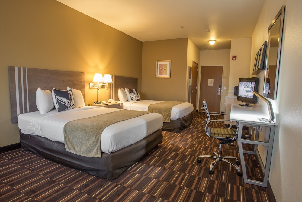 Standard Room, 2 Queen Beds, City View photo 2