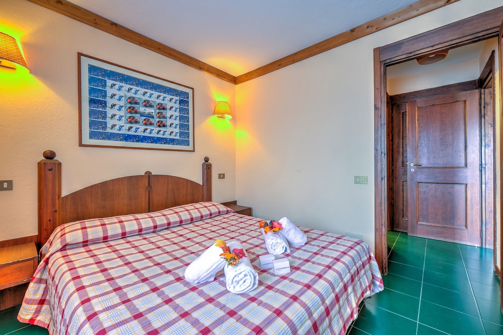 Family Apartment, 1 Bedroom, Mountainside (Grange Hike & Ski - 26d Sestriere) photo 1