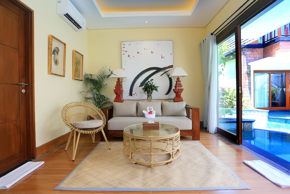1 Bedroom Villa with Balcony Pool View - Photo 13