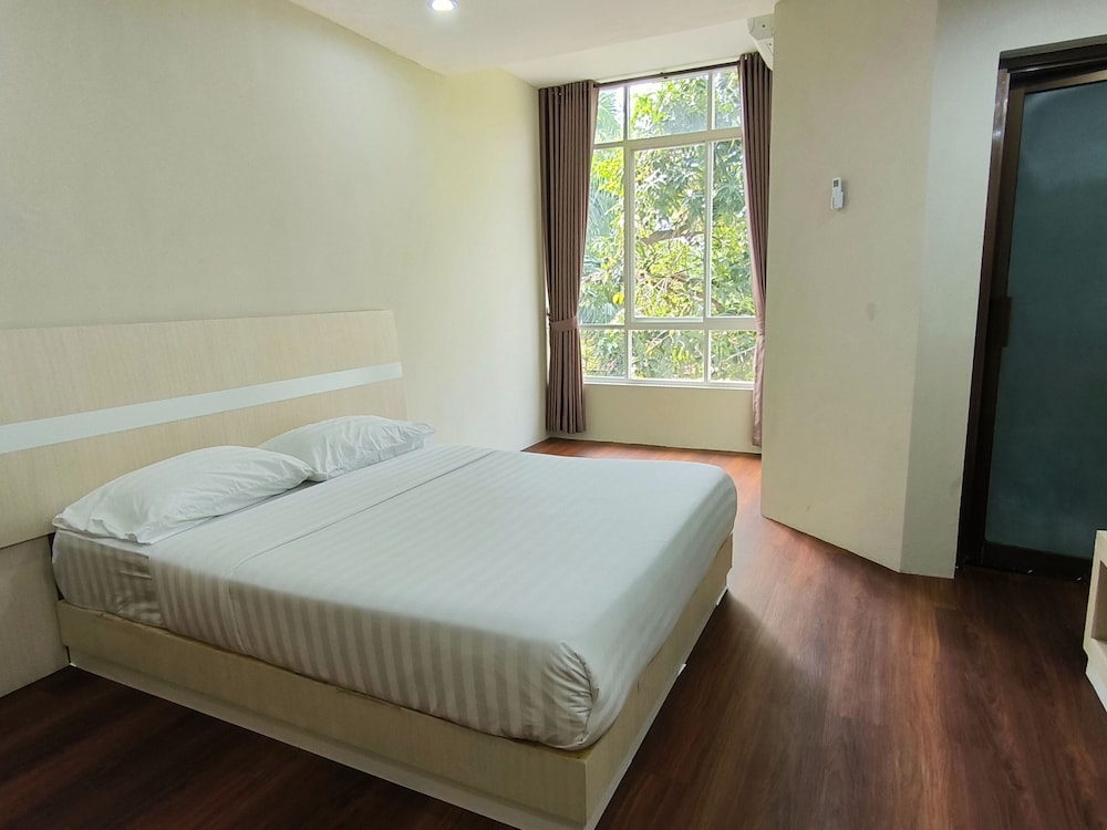Deluxe Double Room - Photo 11