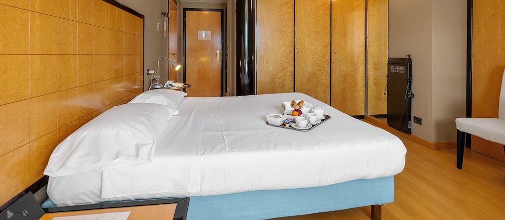 Triple Room, Tower