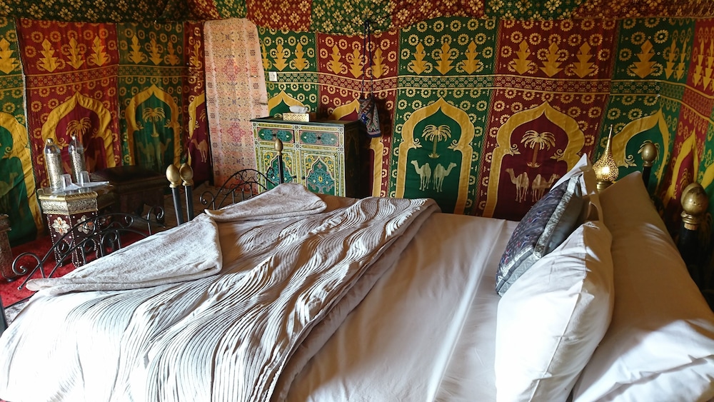 Tent (Sultana) photo 2