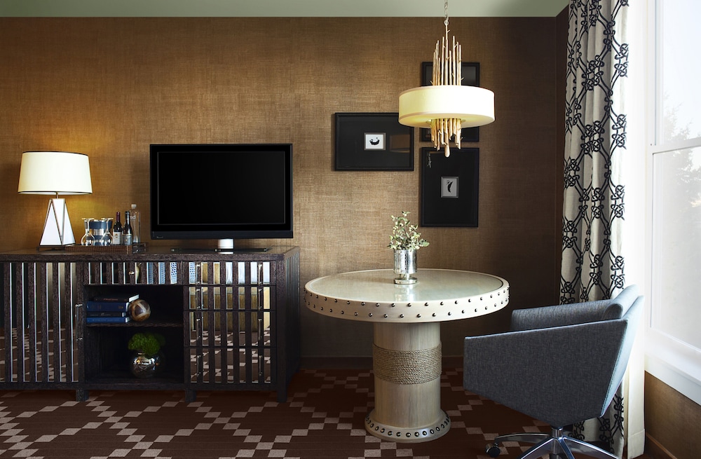Premium Room, 2 Double Beds (Willamette River View)