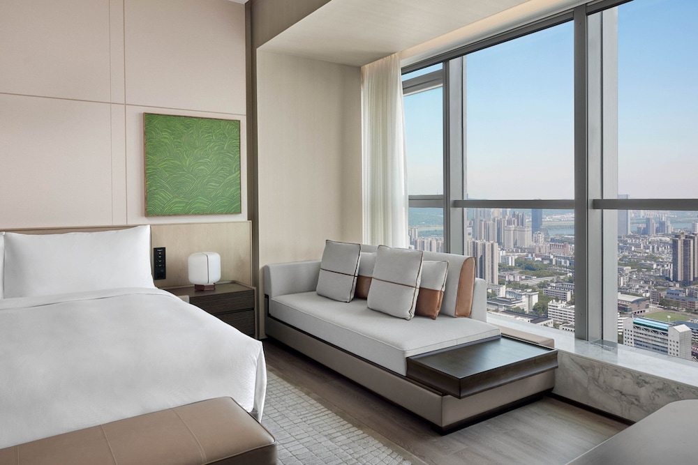 Executive Room, 2 Twin Beds - Photo 2