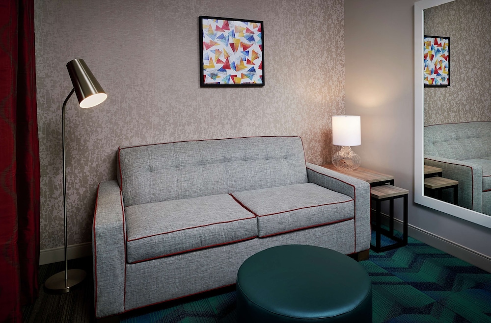 Studio, 1 King Bed, Accessible (Roll-In Shower) - Photo 1