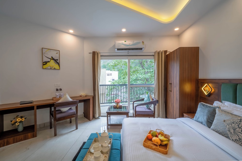 Executive Room, Balcony, Hill View