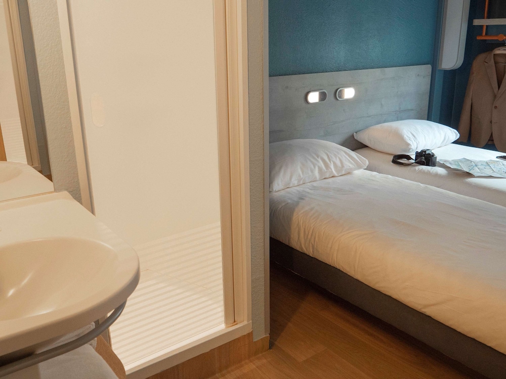 Twin Room, 2 Twin Beds photo 2