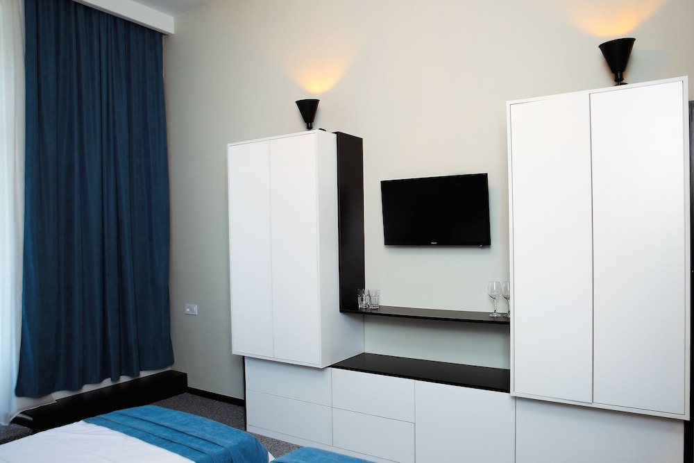 Premium Double or Twin Room, 1 King Bed, City View photo 3