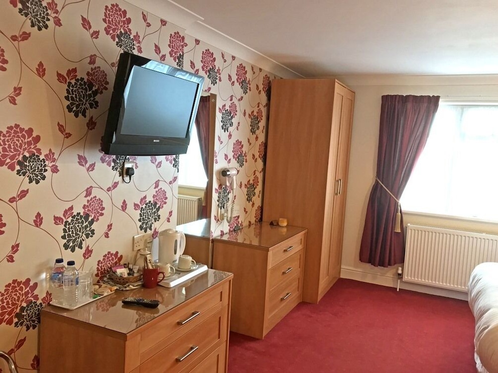Luxury Double Room, Ensuite, Garden View (Bath and Shower) photo 2