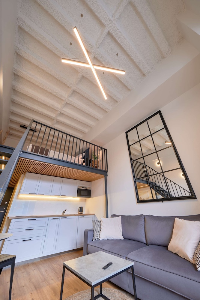 City Loft - Photo 30