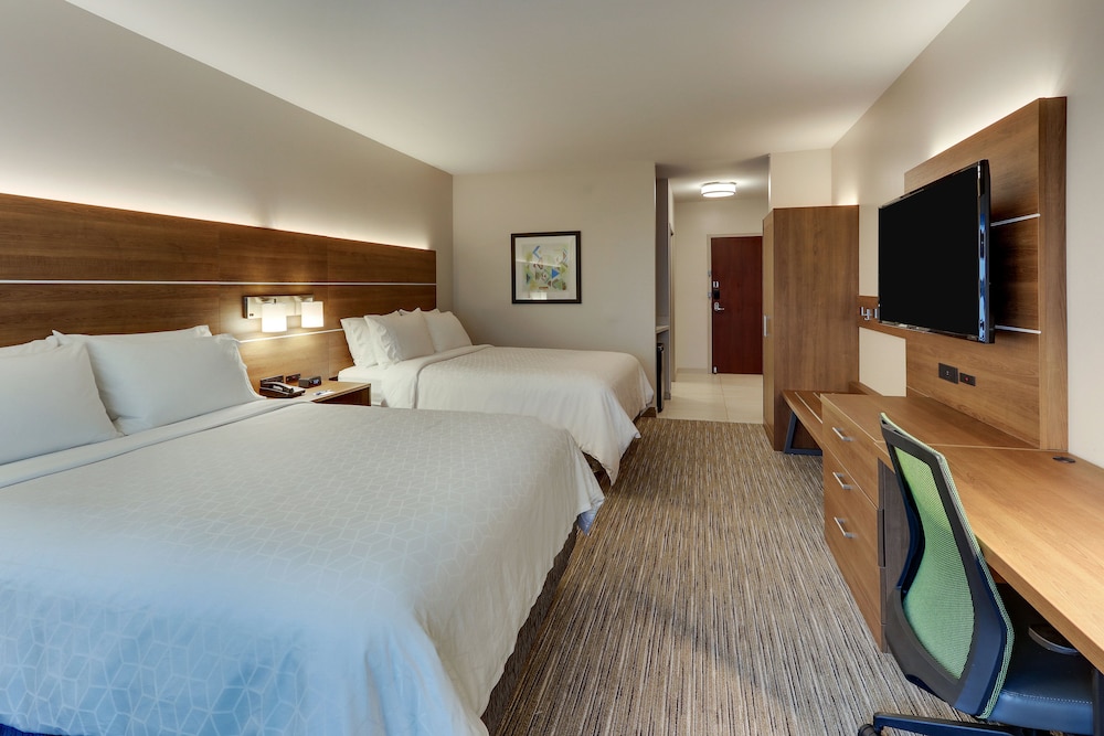 Standard Room, 2 Queen Beds, Accessible (Communication) - Photo 8