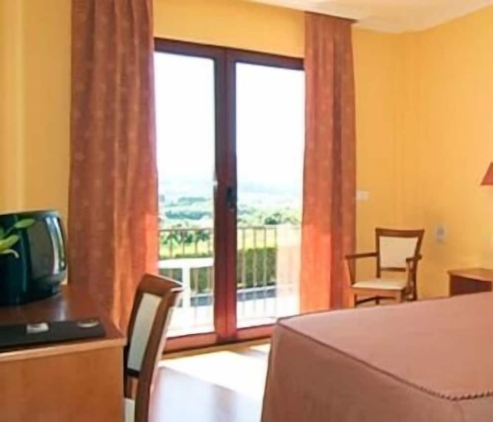 Standard Double or Twin Room photo 2