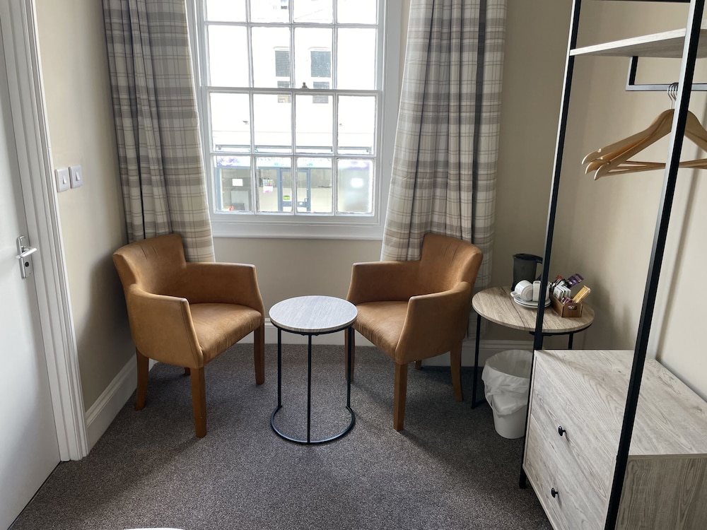 Standard Double Room, Ensuite photo 3