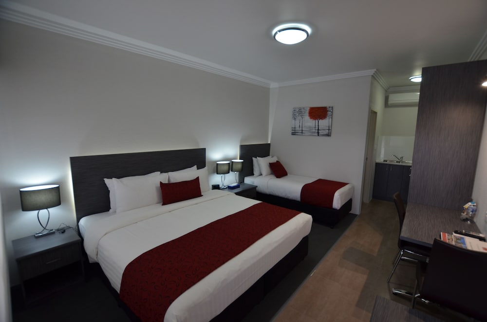 Executive Room, 1 King Bed, Kitchenette photo 2