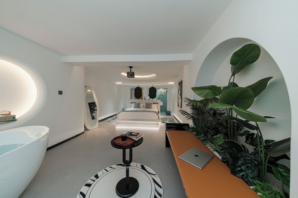 Classic Double Room, City View