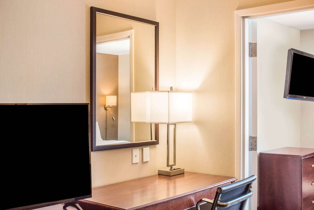Suite, 2 Queen Beds, Non Smoking - Photo 1