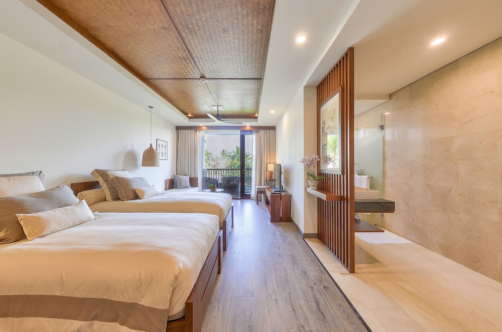 Deluxe Room, Balcony photo 2