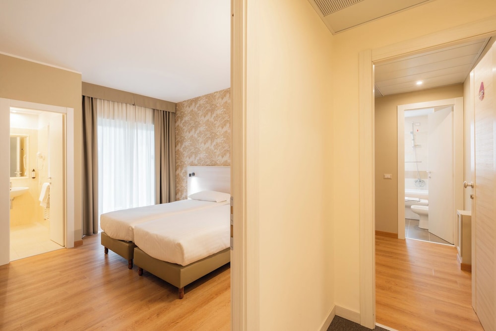 Comfort Double or Twin Room, Balcony