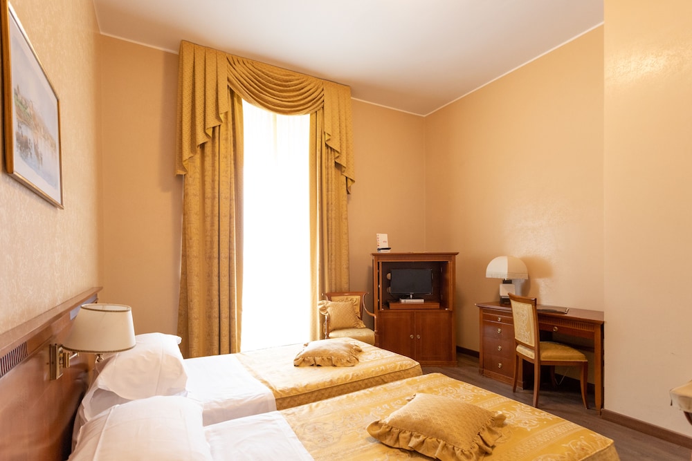 Double or Twin Room photo 2