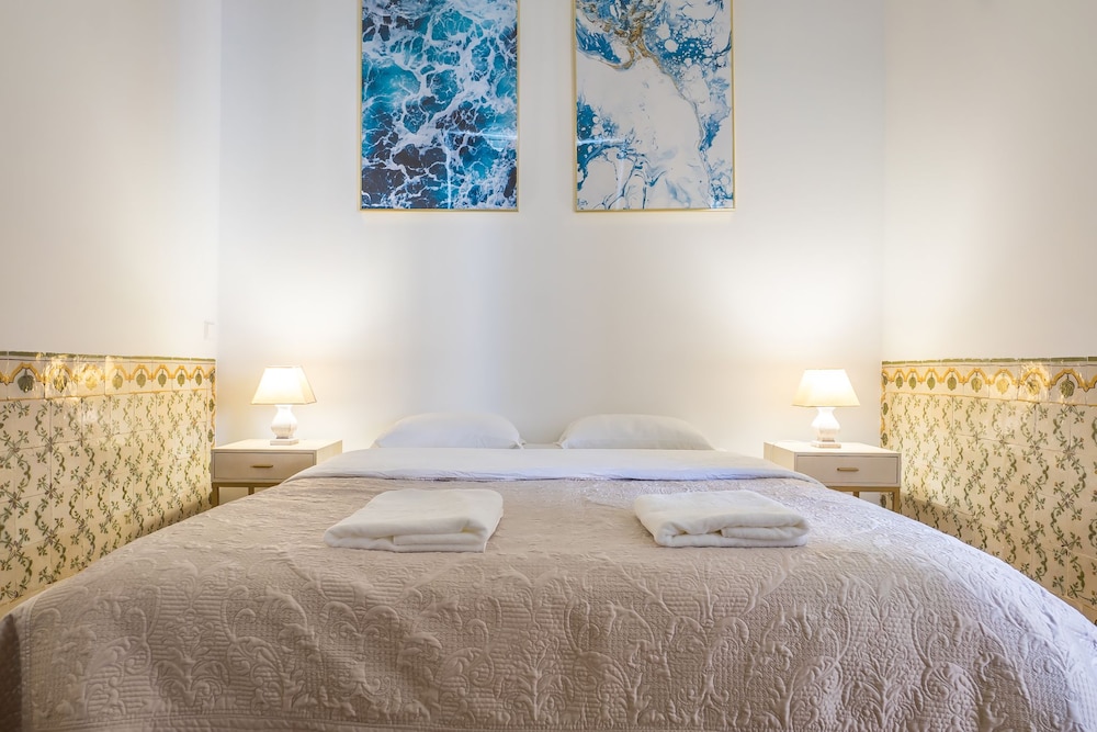 Comfort Double Room, Private Bathroom, City View photo 3